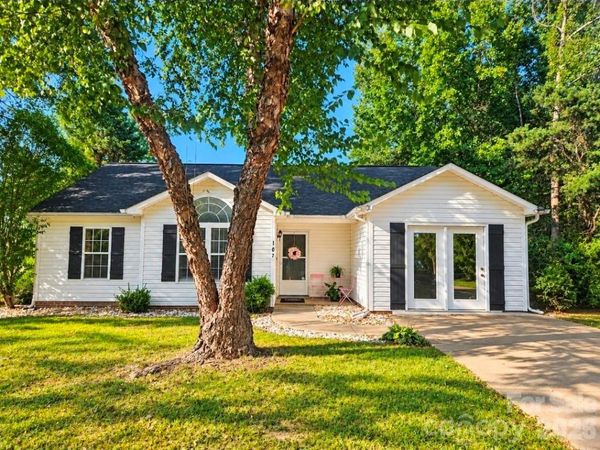 107 E Panther Creek Road , Troutman, NC 28166