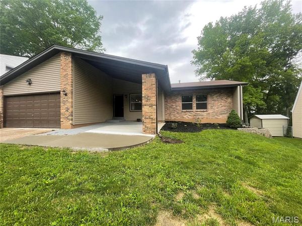 1861 Catlin Drive , Barnhart, MO 63012