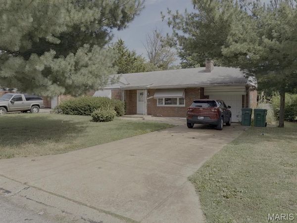 9266 Waldorf Drive, Bellefontaine Nghbrs, MO 63137