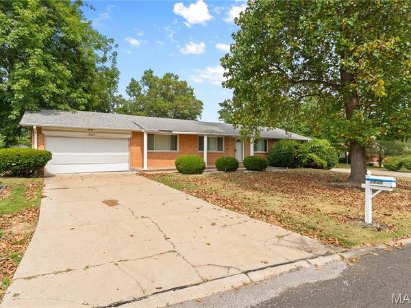 1805 Claudine Drive , St Louis, MO 63138