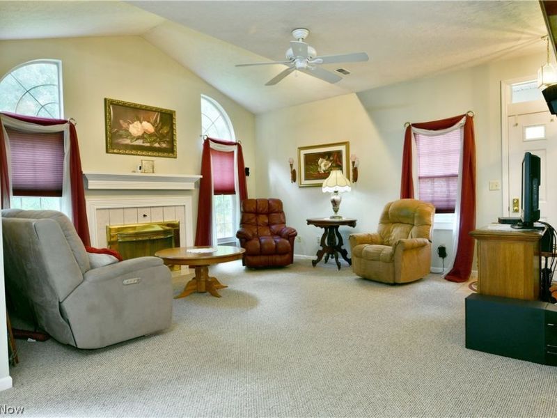 38 Woodland Chase Boulevard, Niles, OH 44446 Photo 14