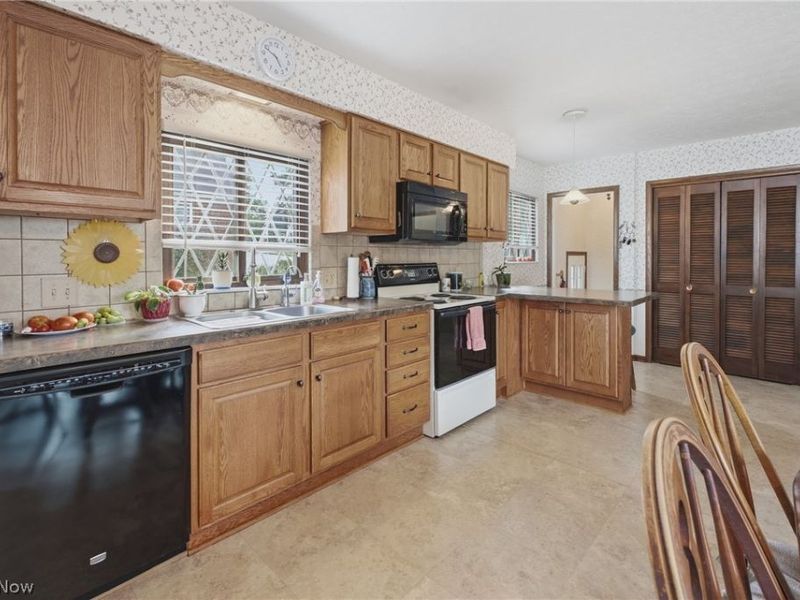 1956 Goodyear Boulevard, Akron, OH 44305 Photo 8