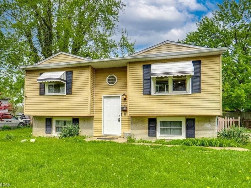 371 Washington Circle, Oberlin, OH 44074 Photo 2
