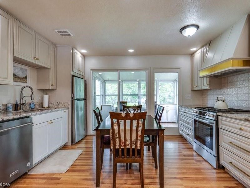 371 Washington Circle, Oberlin, OH 44074 Photo 8