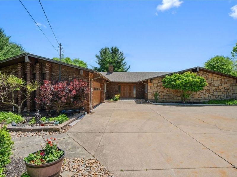 16385 Messenger Road, Chagrin Falls, OH 44023 Photo 1
