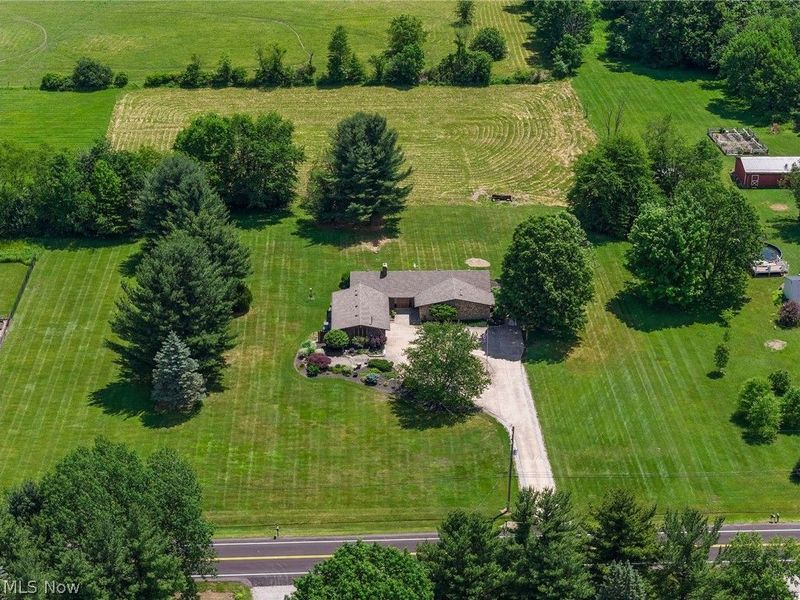 16385 Messenger Road, Chagrin Falls, OH 44023 Photo 2