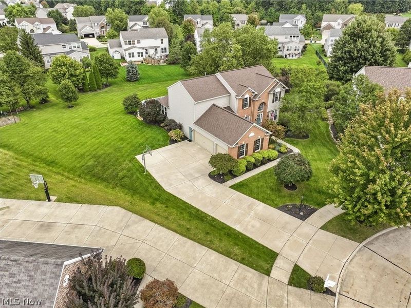 27212 Perry Circle, Olmsted Township, OH 44138 Photo 4