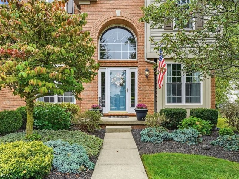 27212 Perry Circle, Olmsted Township, OH 44138 Photo 6