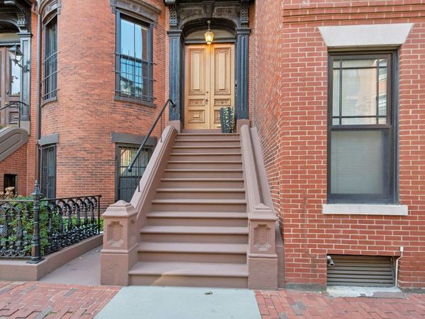 130 Pembroke St, Unit 2, Boston, MA 02118