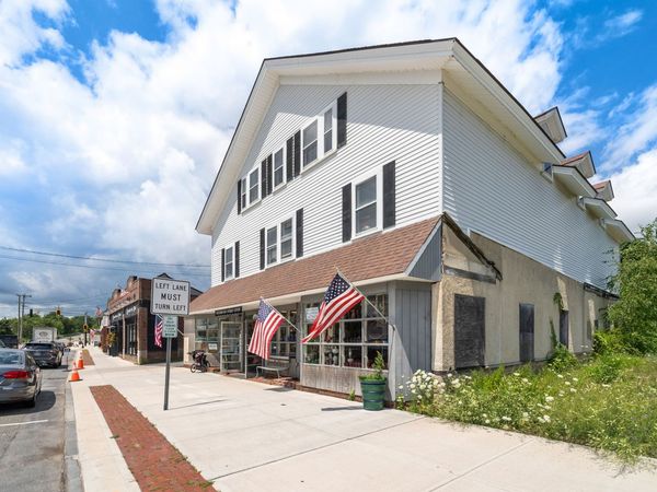 61 Main St, Bourne, MA 02532