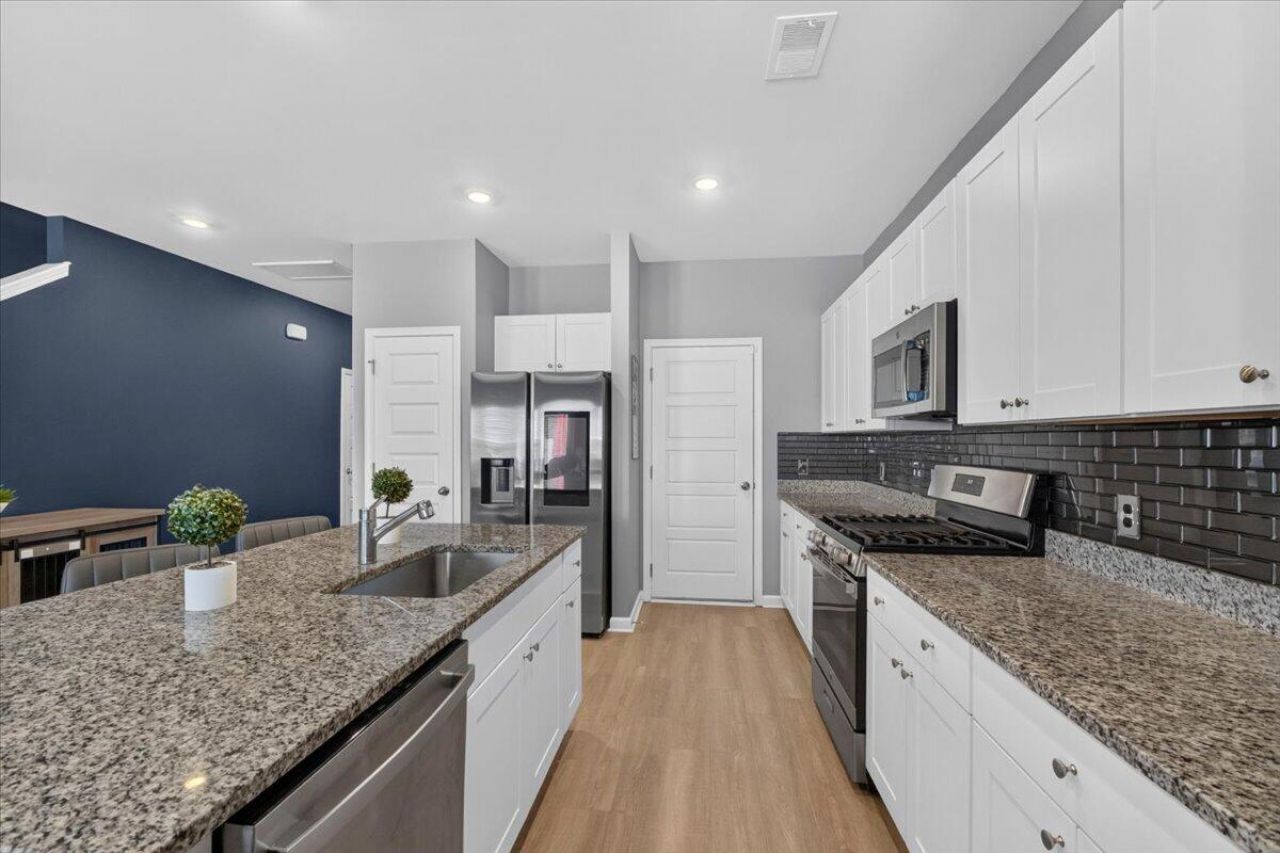 8051 Reagan Way Photo 14