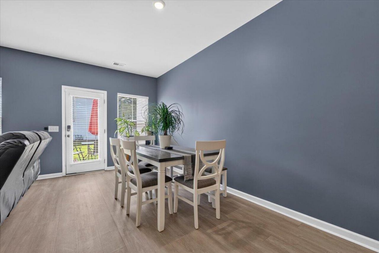 8051 Reagan Way Photo 15