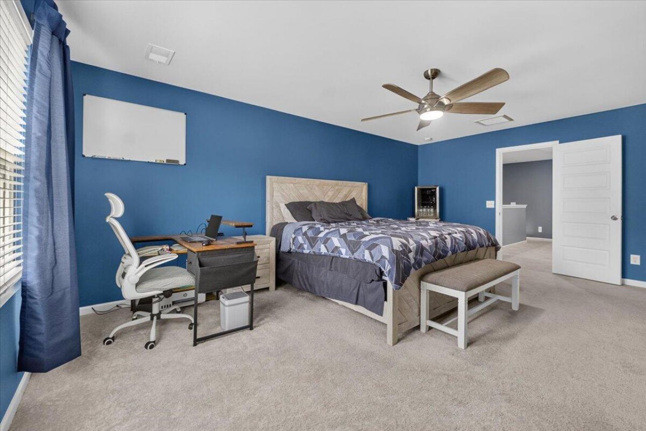 8051 Reagan Way Photo 18