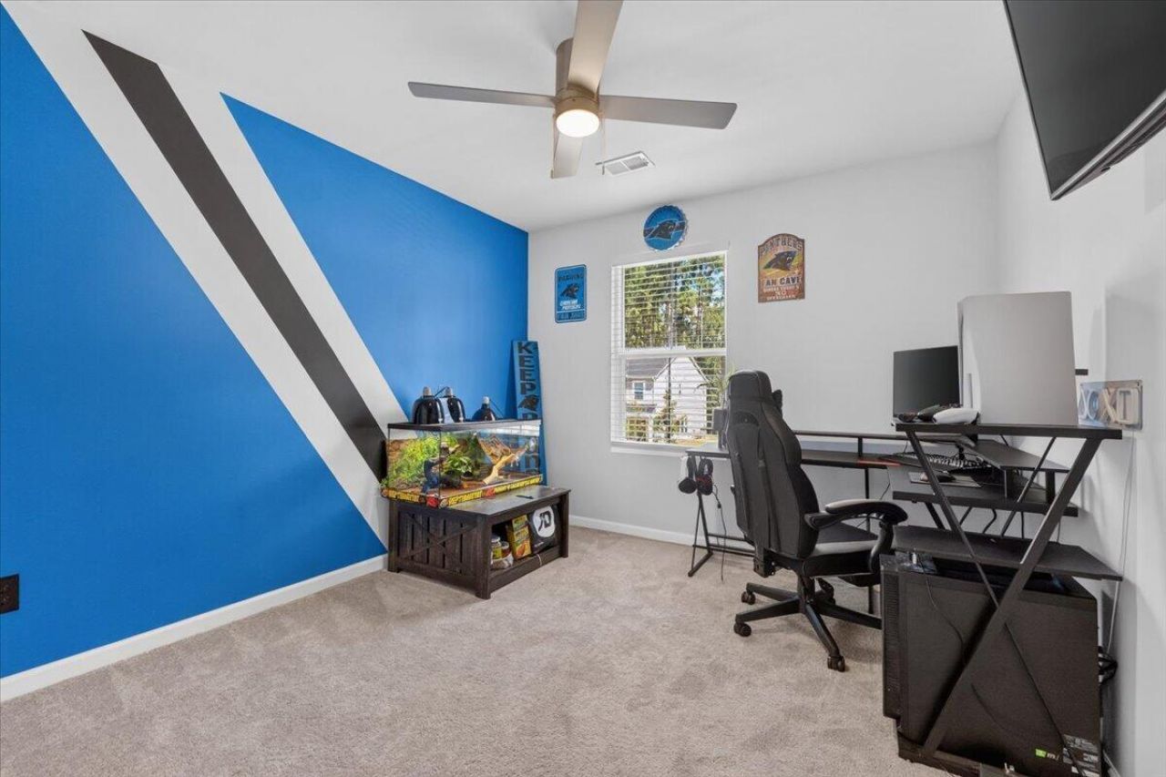 8051 Reagan Way Photo 24