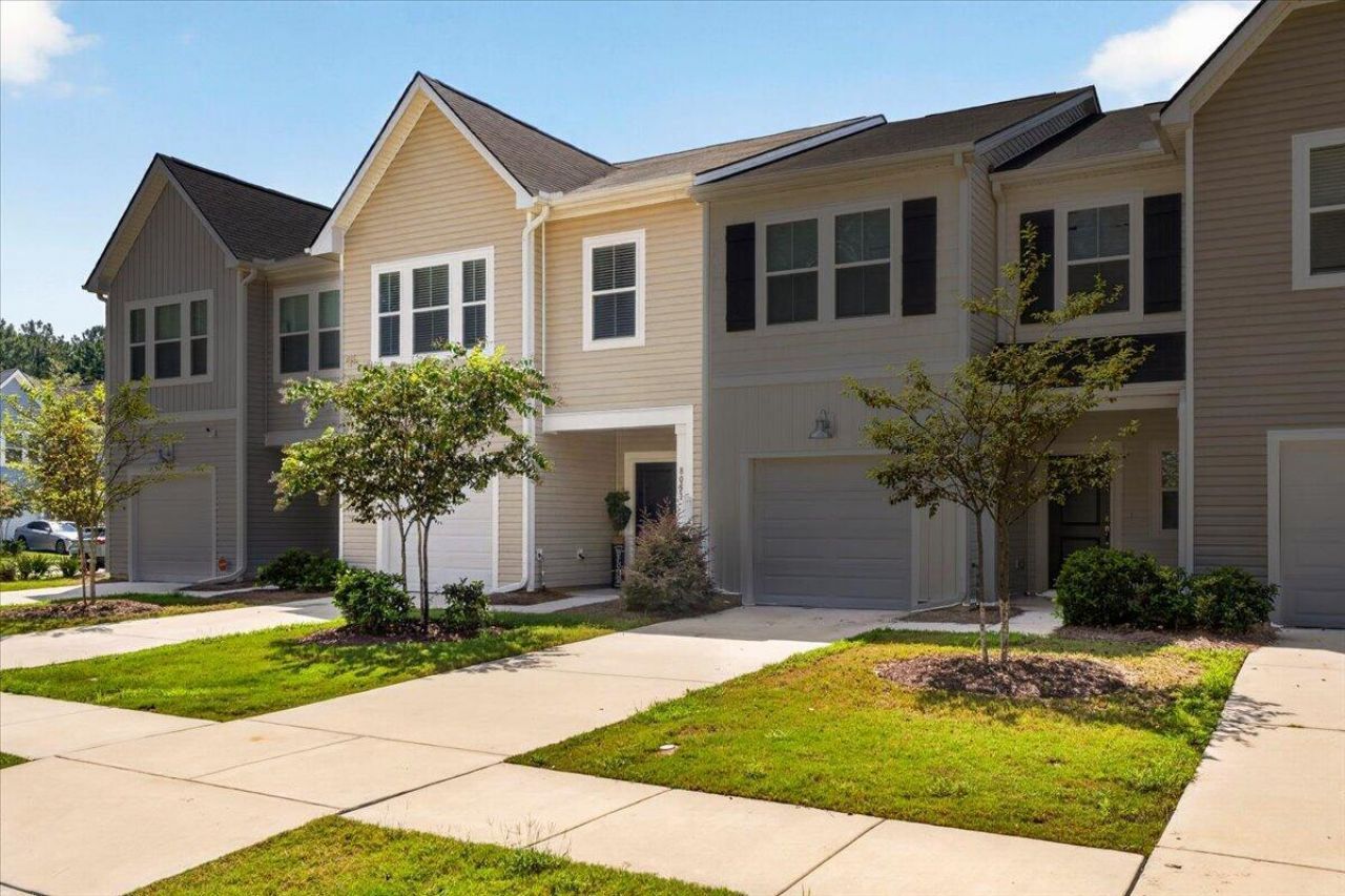 8051 Reagan Way Photo 31