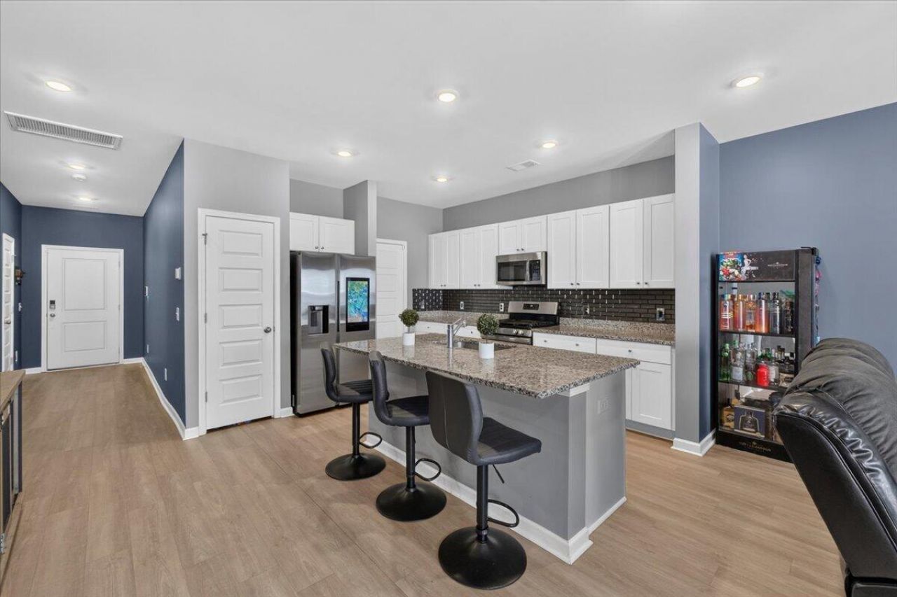 8051 Reagan Way Photo 8