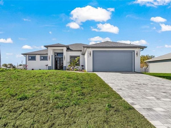 1901 Embers PKWY W, CAPE CORAL, FL 33993