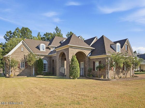 5062 Harlech Castle, Southaven, MS 38671