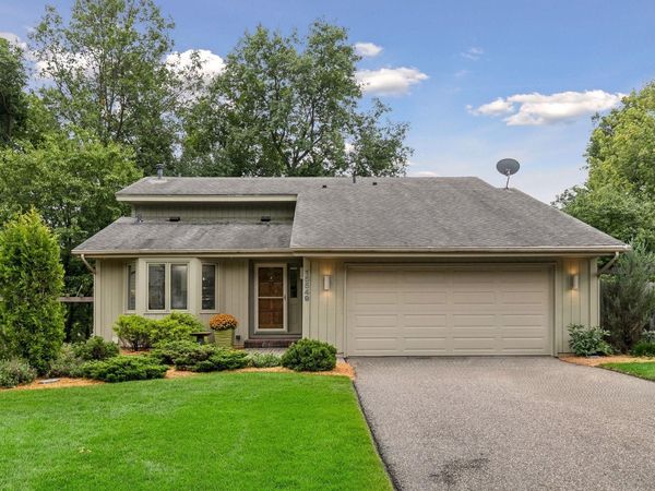 15549 Michele Lane, Eden Prairie, MN 55346