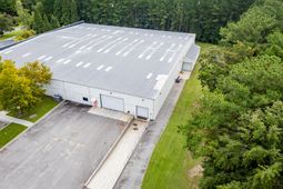 5 Corporate Parkway  photo 4