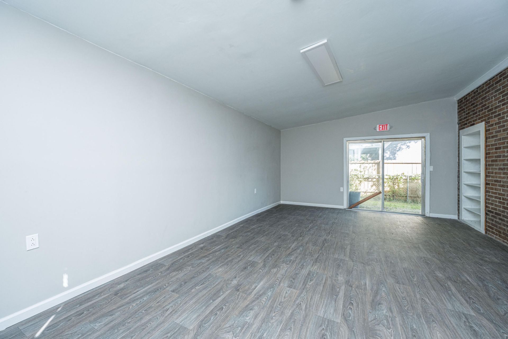 10574 Dorchester Road  Photo 10