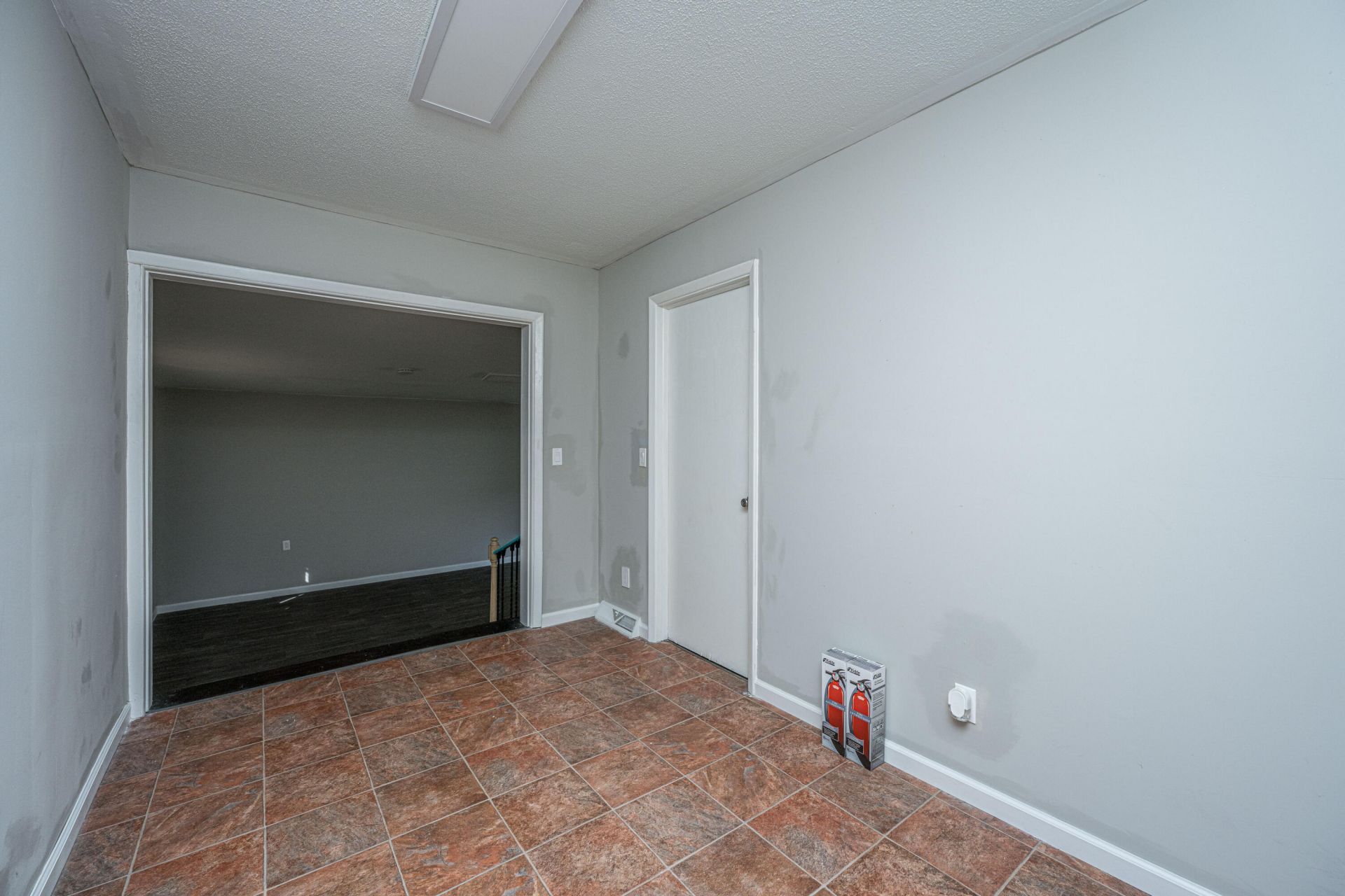 10574 Dorchester Road  Photo 6