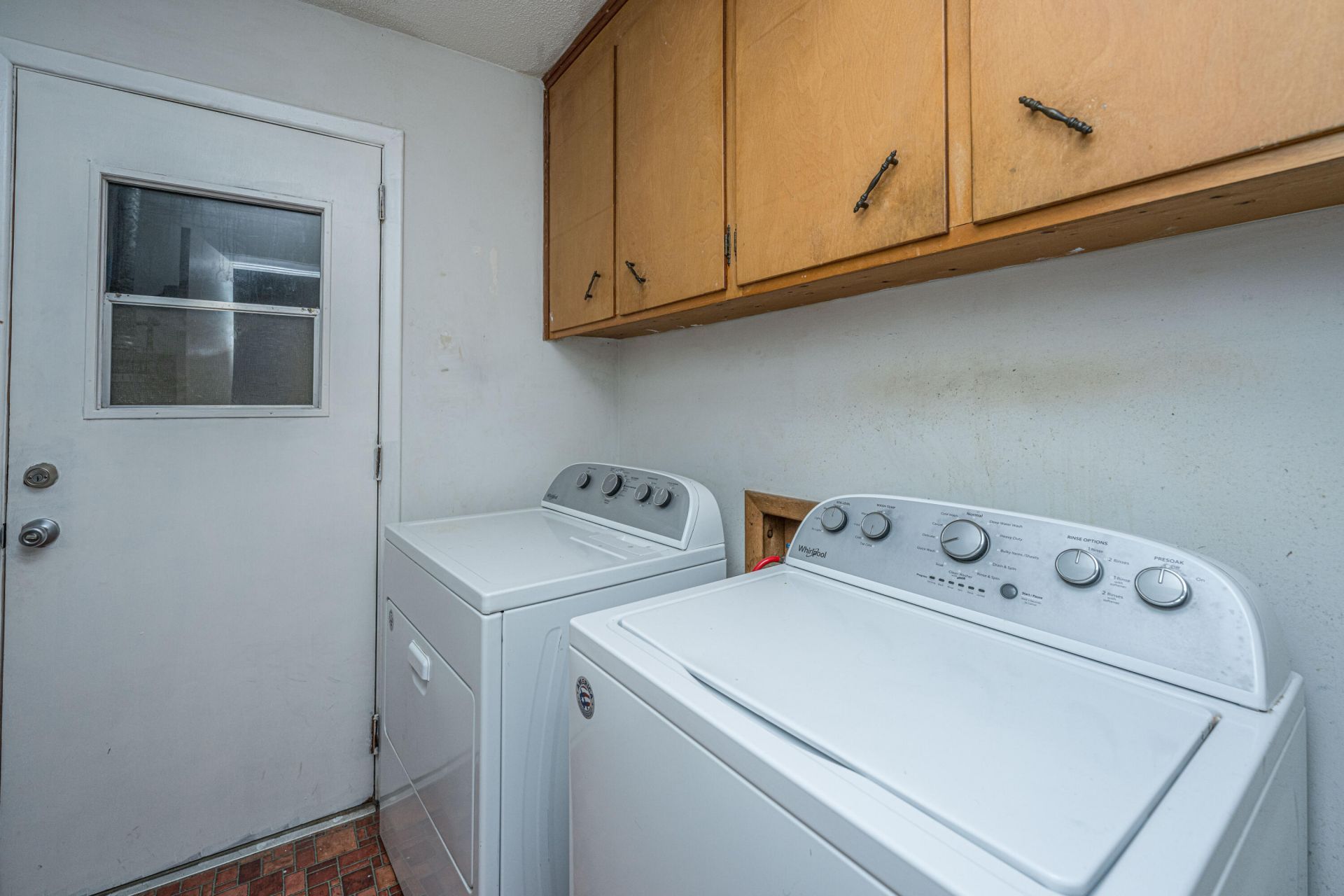 10574 Dorchester Road  Photo 7