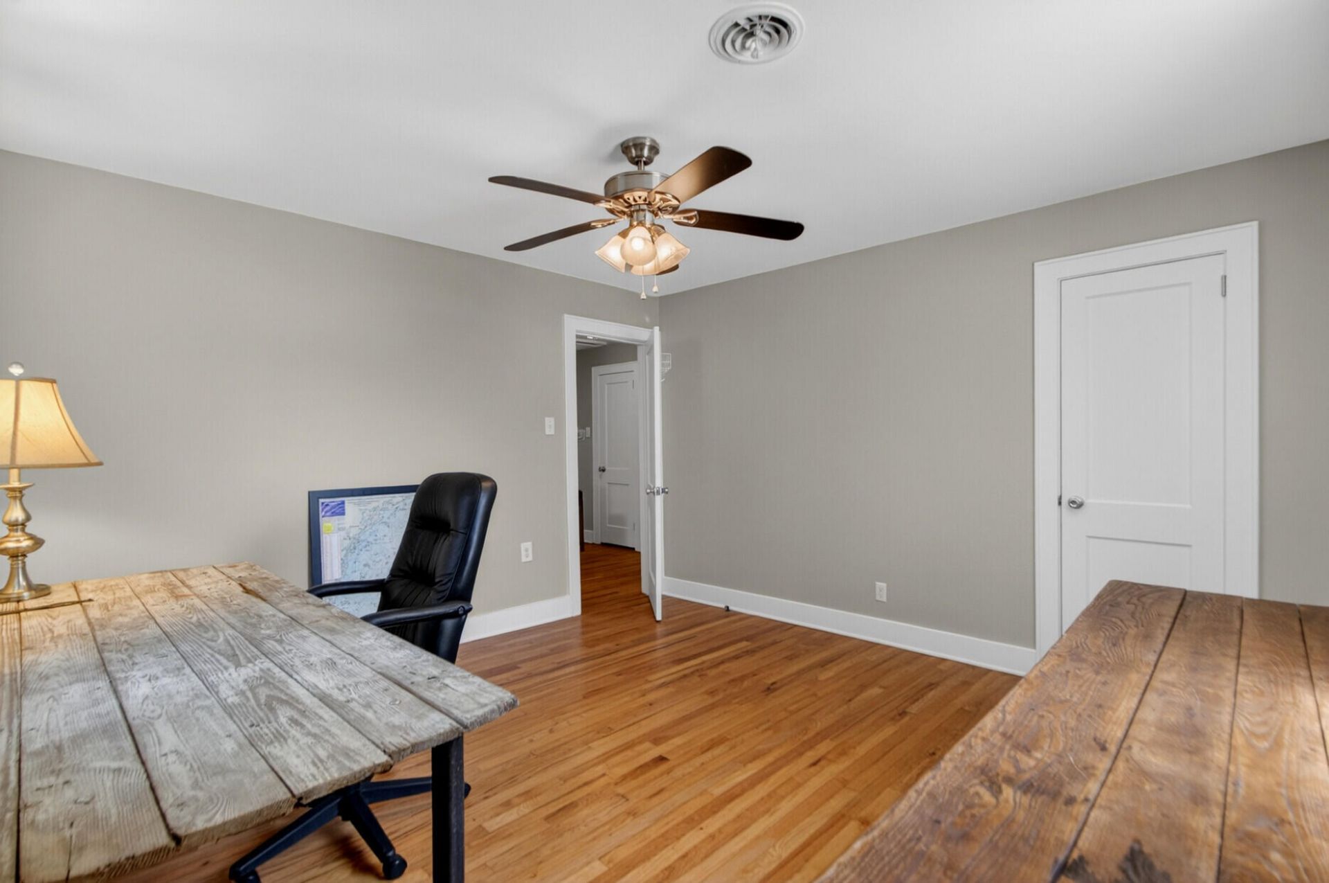 537 St. Andrew's Boulevard  Photo 27