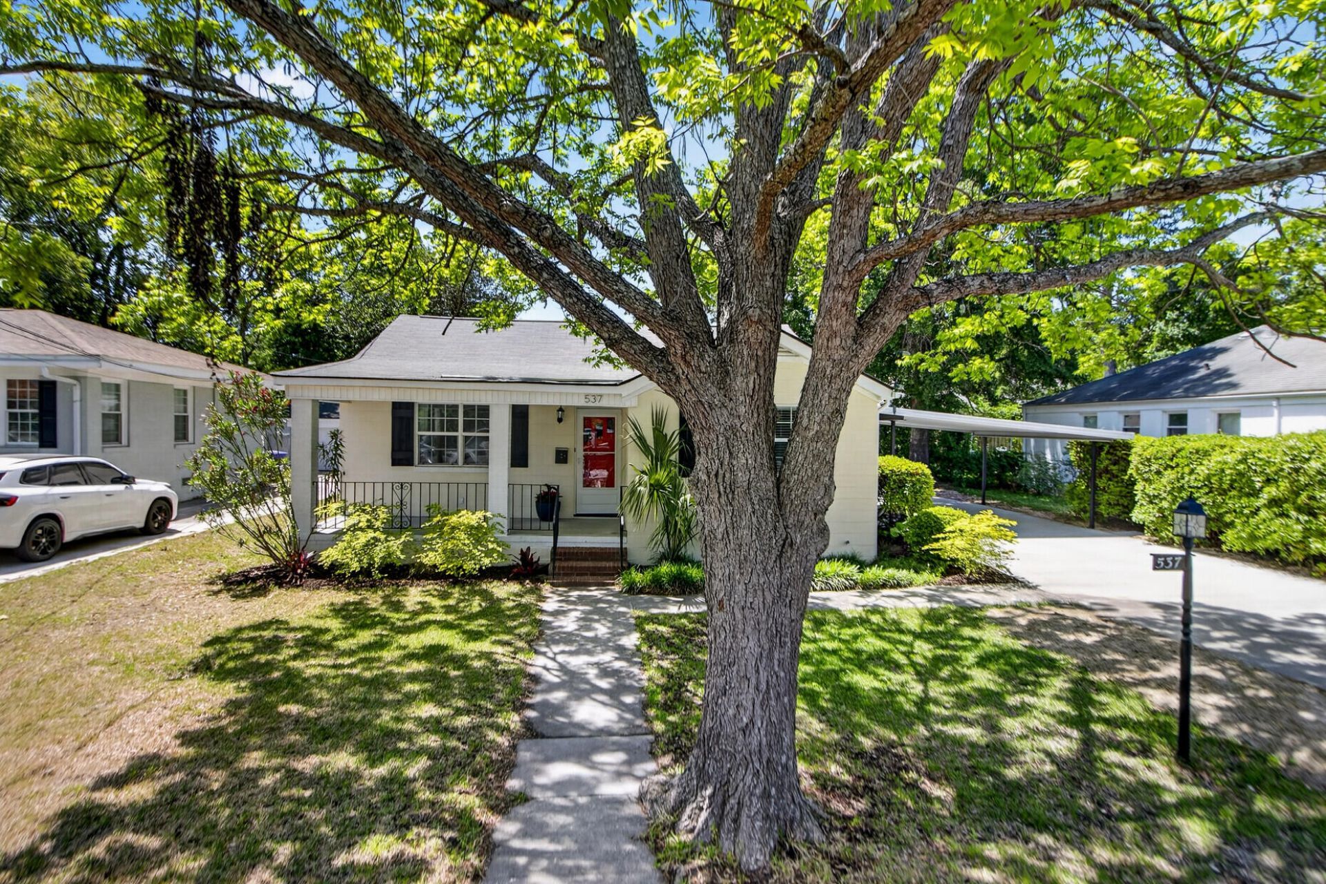 537 St. Andrew's Boulevard  Photo 4