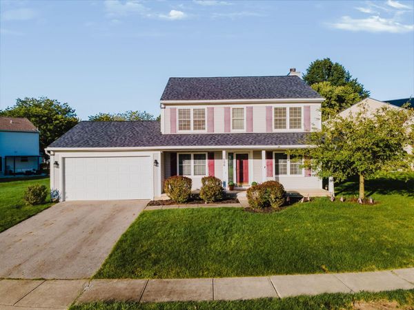106 Wyckshire Drive , Pataskala, OH 43062