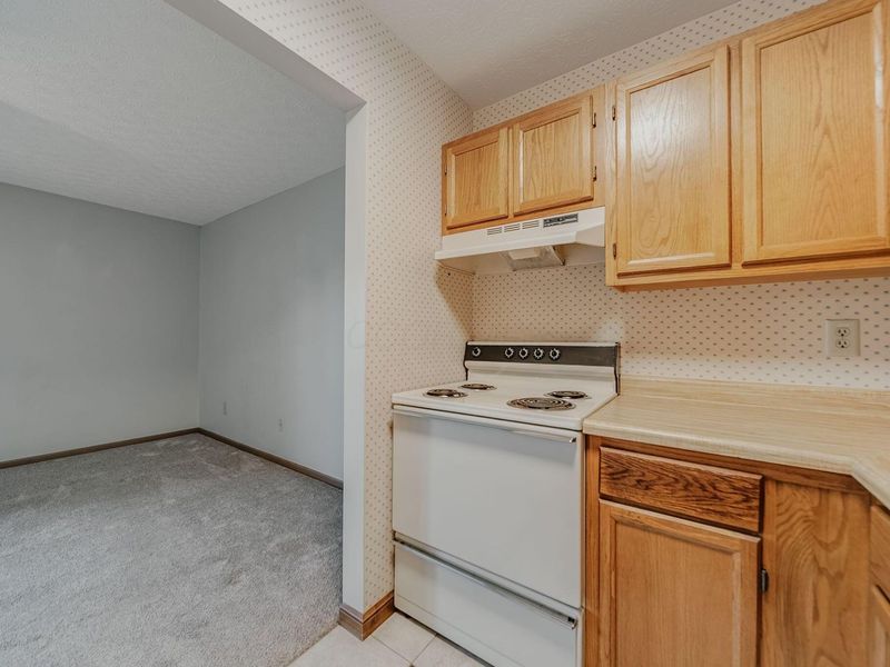 5885 Beechcroft Road , Unit 210, Columbus, OH 43229 Photo 10