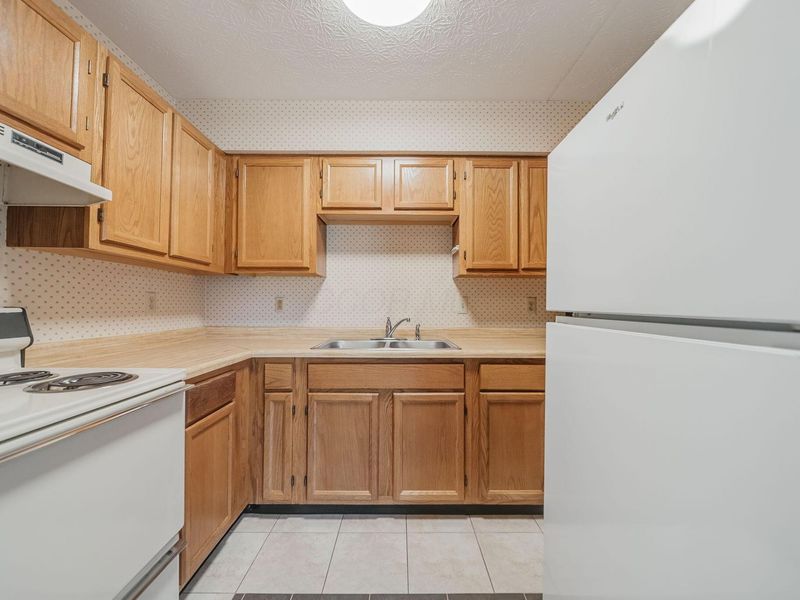 5885 Beechcroft Road , Unit 210, Columbus, OH 43229 Photo 12
