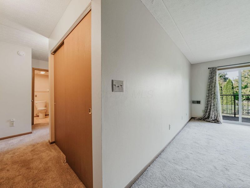 5885 Beechcroft Road , Unit 210, Columbus, OH 43229 Photo 14