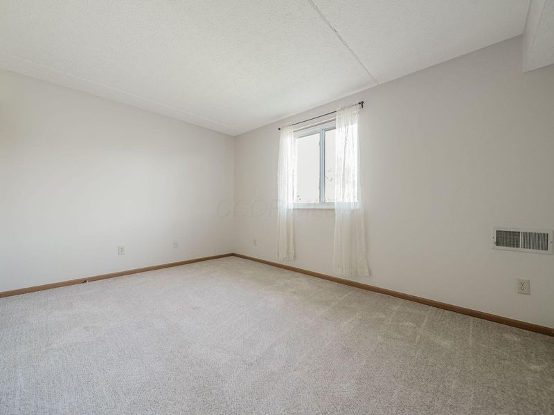 5885 Beechcroft Road , Unit 210, Columbus, OH 43229 Photo 21