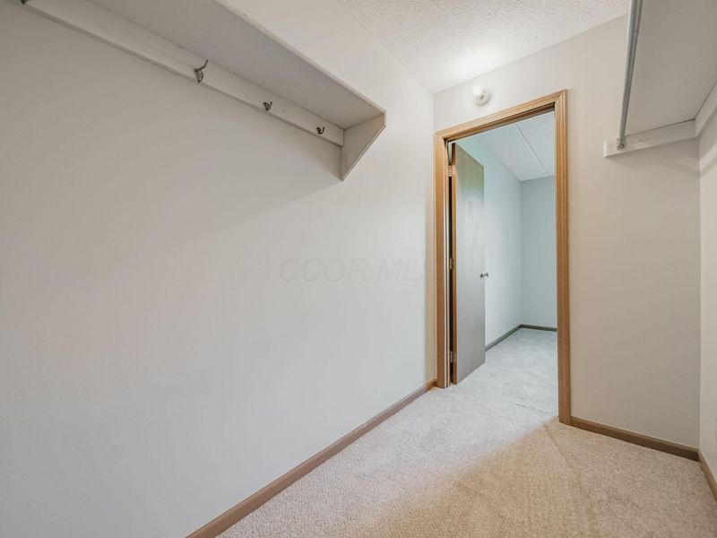 5885 Beechcroft Road , Unit 210, Columbus, OH 43229 Photo 25
