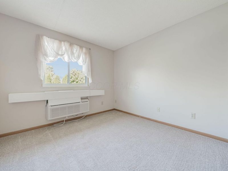 5885 Beechcroft Road , Unit 210, Columbus, OH 43229 Photo 29