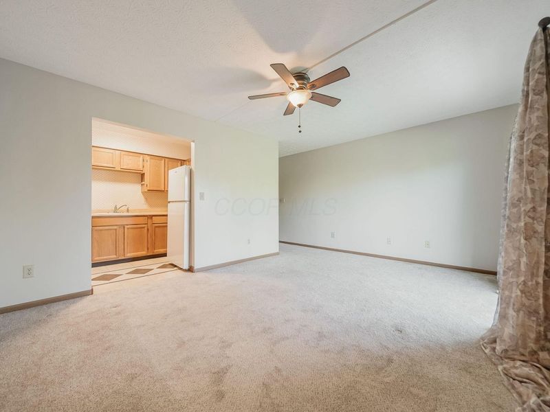 5885 Beechcroft Road , Unit 210, Columbus, OH 43229 Photo 8