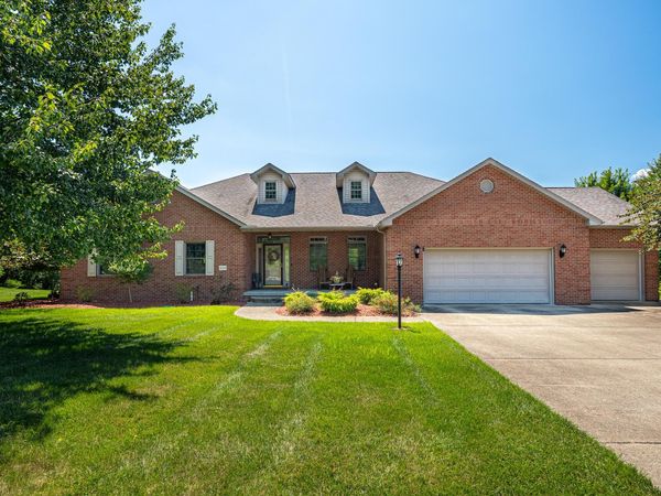 809 Sara Drive , Coshocton, OH 43812