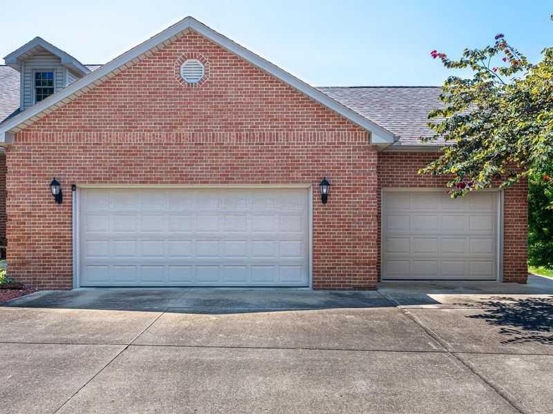809 Sara Drive, Coshocton, OH 43812 Photo 4