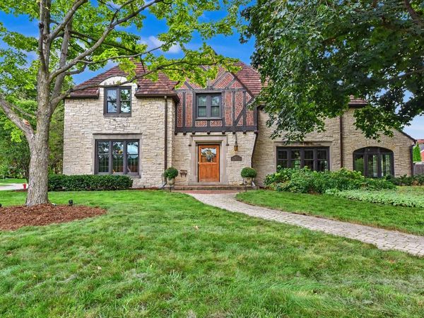 660 Honey Creek PARKWAY, Wauwatosa, WI 53213
