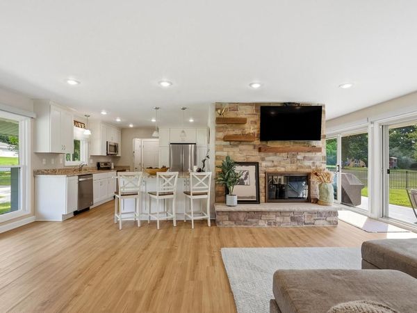 14465 Lindsay DRIVE, Brookfield, WI 53005