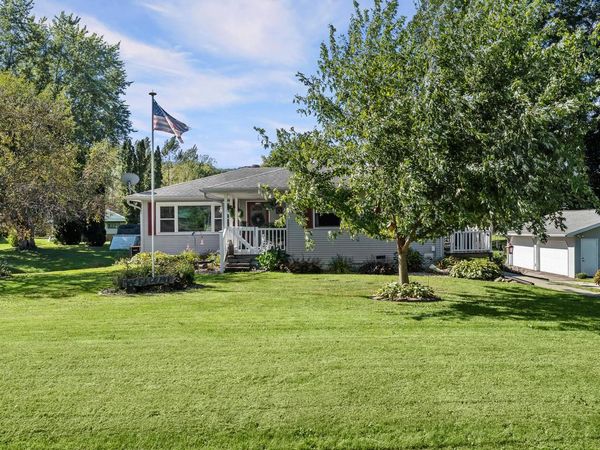 W4911 Harvest LANE, La Crosse, WI 54601