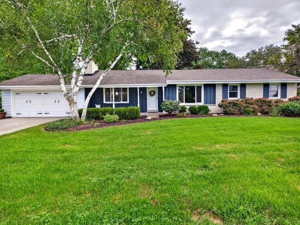 2550 N Springdale ROAD, Brookfield, WI 53045