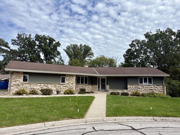170 Crestwood DRIVE, Sheboygan Falls, WI 53085
