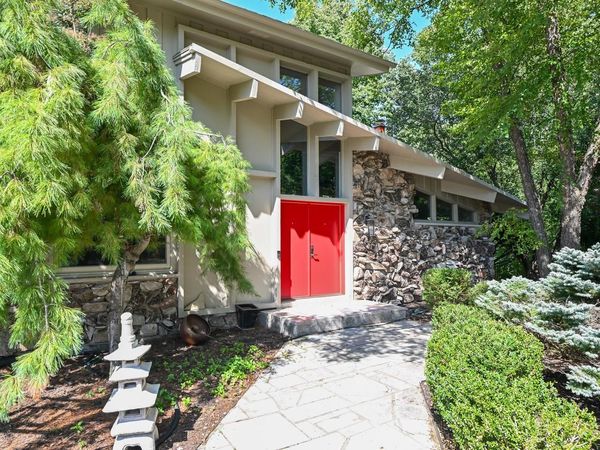 9484 N Fairway DRIVE, Bayside, WI 53217