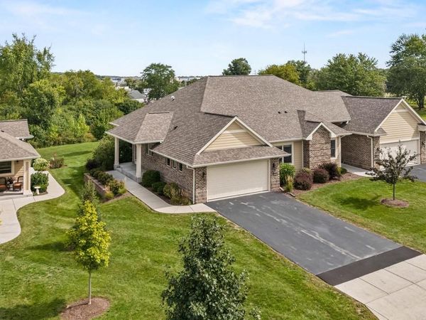 2826 W Villa DRIVE, Franklin, WI 53132