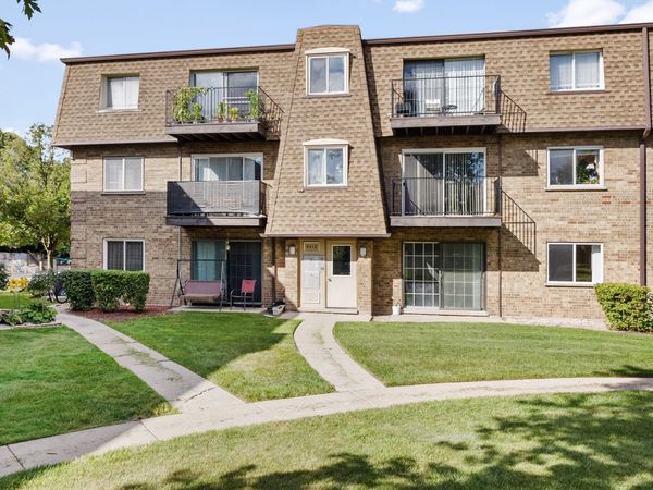 9418 Bay Colony Drive , Unit 1N, Des Plaines, IL 60016