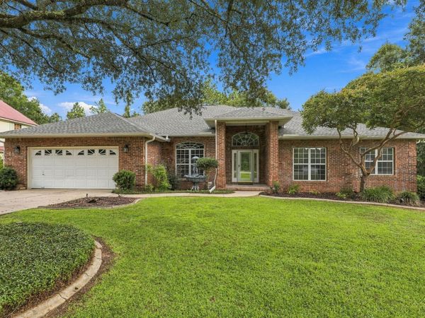 521 Shoal River Drive, Crestview, FL 32539