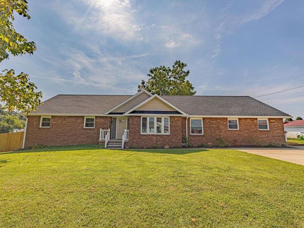 407 E 12th Street, Huntingburg, IN 47542