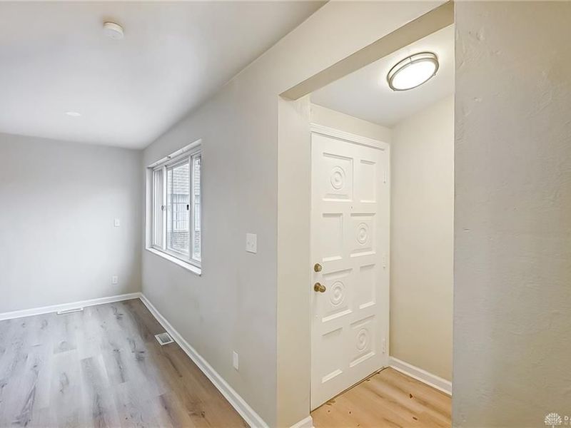 555 East Drive, Dayton, OH 45419 Photo 2
